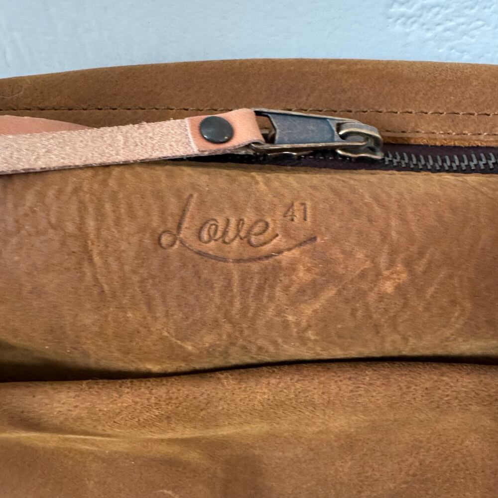 Saddleback leather love 41 London Sling Small - Picture 14 of 14